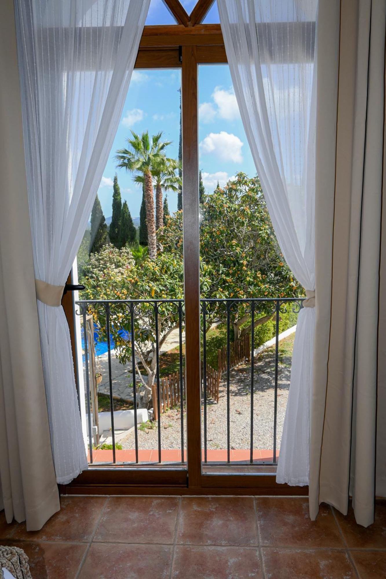 Villa Rosa Ibiza, Private Pool, 10 Minutes From The